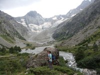 Au fond du vallon, la pointe de même nom. Mais qu'y a-t-il là à gauche ?