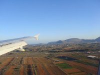 Descente sur Athènes. Grand beau, température clémente (environ 12 °C).