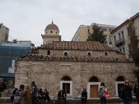 L’église Pantanassa, dédiée la Dormition de la Vierge Marie, autrefois appelée le Grand Monastère, aujourd’hui surnommée Monastiraki, c’est-à-dire le Petit Monastère ! Construite au Xe siècle, nombreuses restructurations et rénovations ensuite.