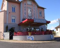 02 L'hôtel à Pont-de-Dore.