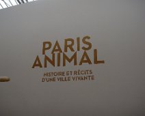 02 ... sur les animaux à Paris .