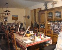 03 ... mais il faut dire que la table est bien encombrée.