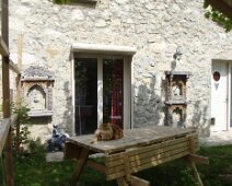 07 Et au Tartarin, chez Angélique et Vivien, les chats profitent du soleil.