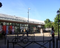 01 ... si la gare de Bécon-les-Bruyères avait été modifiée. Puis vers l'avenue Gallieni (Courbevoie)...