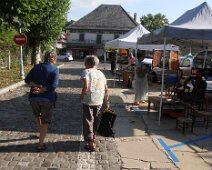 Le mardi matin, petite visite au marché de Groisy.